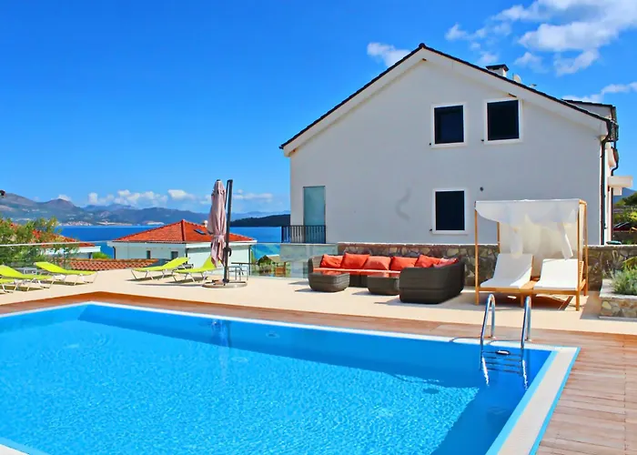 Fancy Apartments Kula - One-Bedroom Apartment With Terrace / Ground Floor
